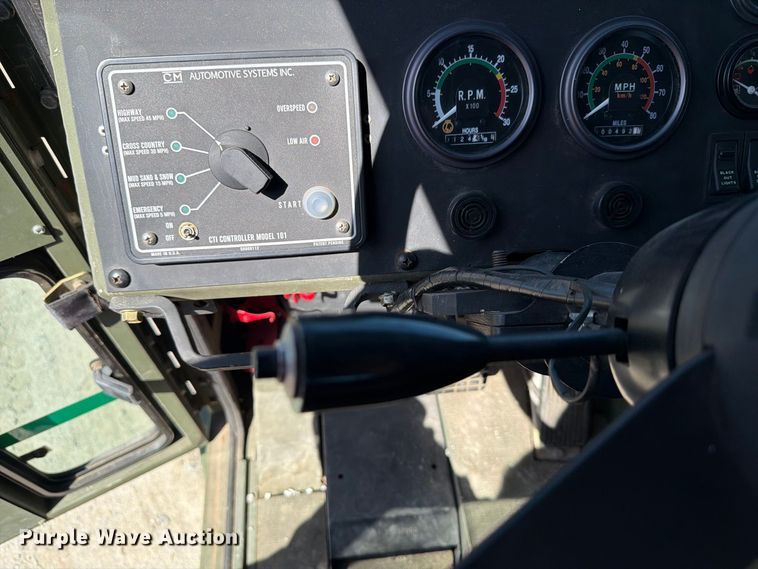 image for item EF1400 1997 Oshkosh M1070 semi truck