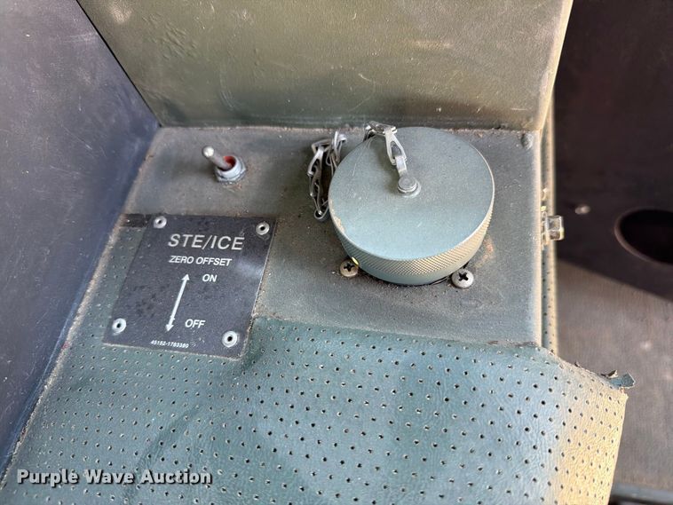 image for item EF1400 1997 Oshkosh M1070 semi truck