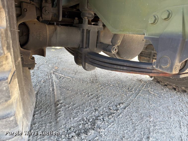 image for item EF1400 1997 Oshkosh M1070 semi truck