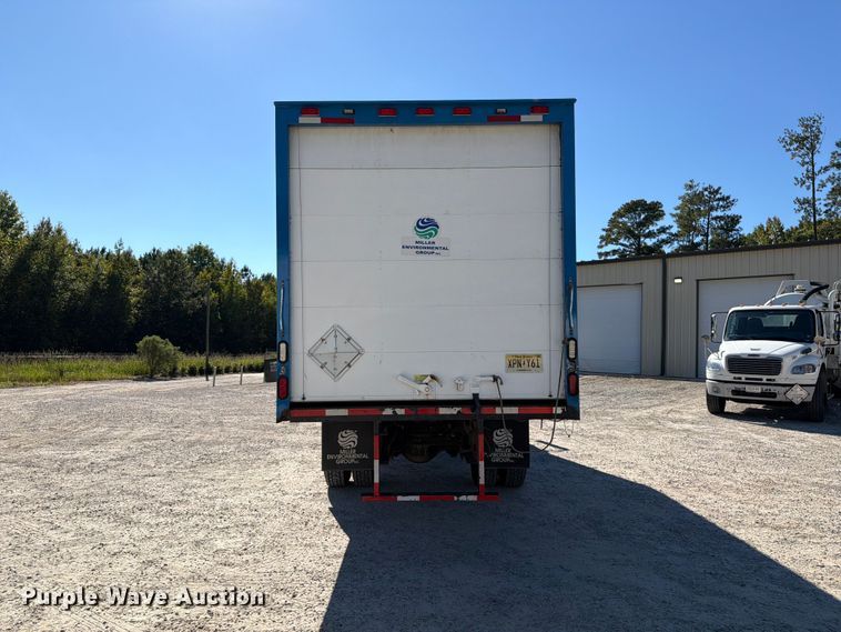 image for item EF1407 2002 International 4400 box truck