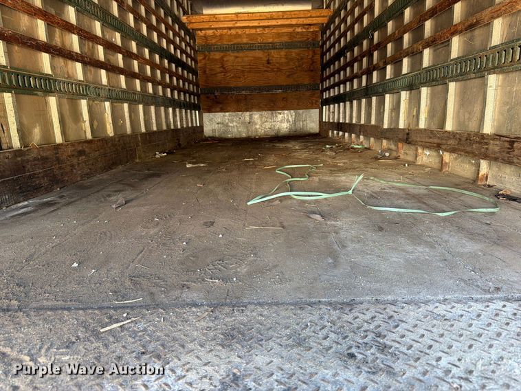 image for item EF1407 2002 International 4400 box truck