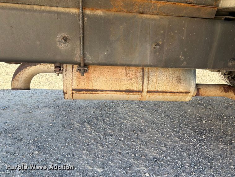 image for item EF1407 2002 International 4400 box truck