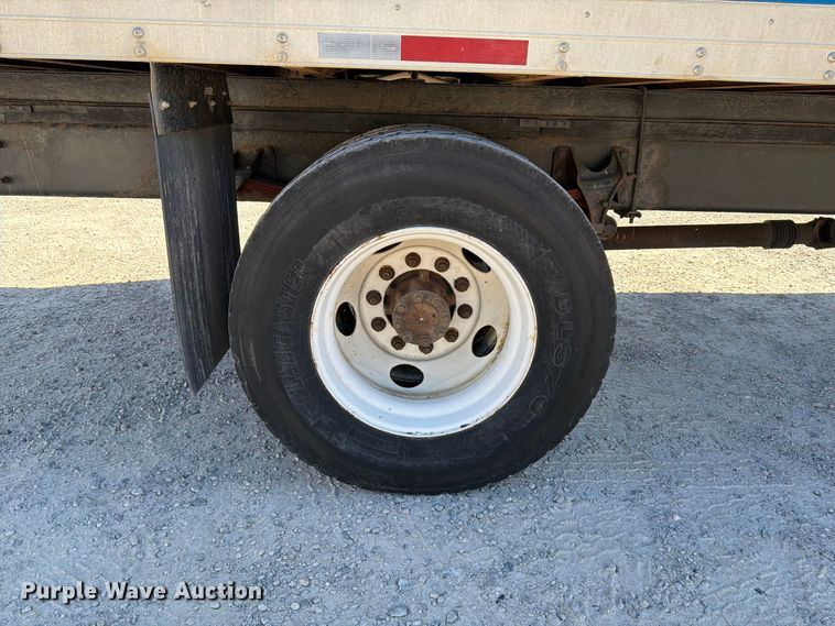 image for item EF1407 2002 International 4400 box truck