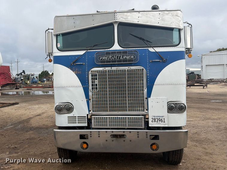 image for item EI7674 1983 Freightliner FLT semi truck