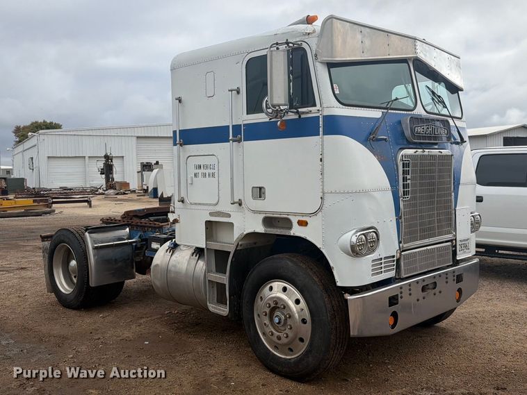 image for item EI7674 1983 Freightliner FLT semi truck