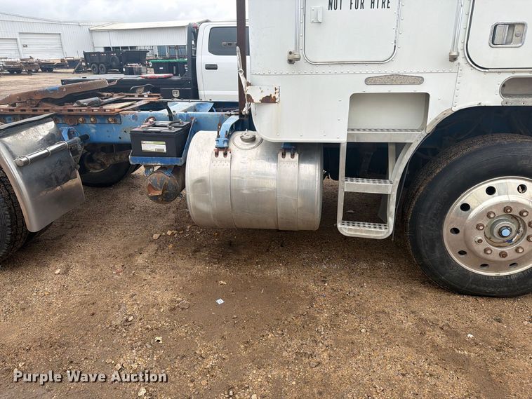 image for item EI7674 1983 Freightliner FLT semi truck