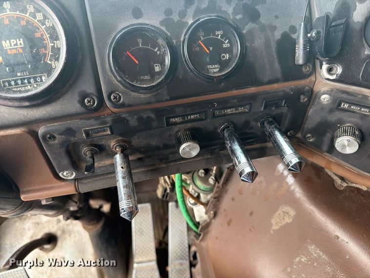 image for item EI7674 1983 Freightliner FLT semi truck