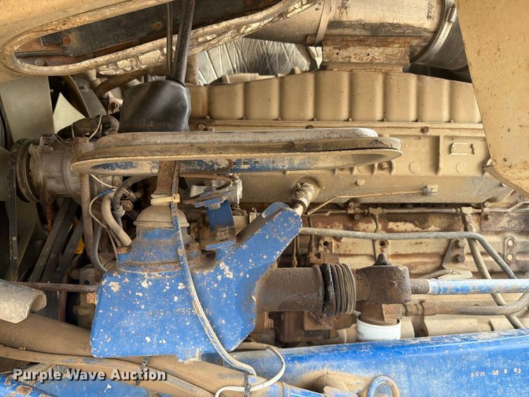 image for item EI7674 1983 Freightliner FLT semi truck