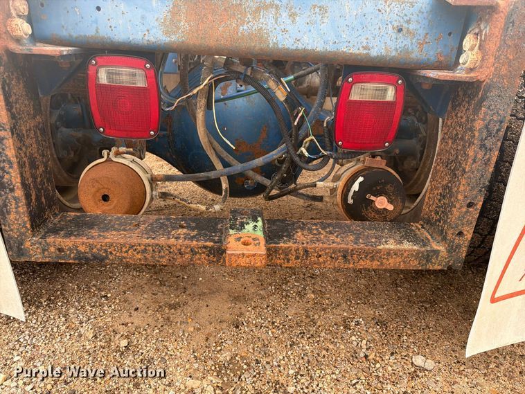 image for item EI7674 1983 Freightliner FLT semi truck