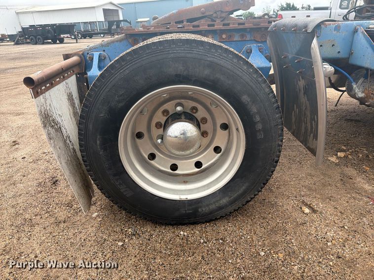 image for item EI7674 1983 Freightliner FLT semi truck