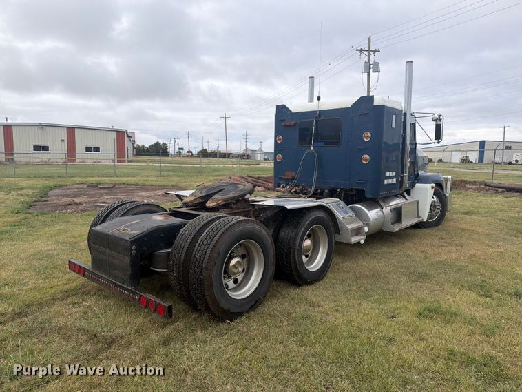 image for item EI7675 1994 Freightliner FLD semi truck