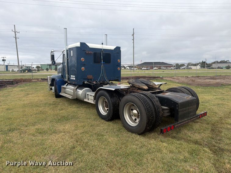 image for item EI7675 1994 Freightliner FLD semi truck