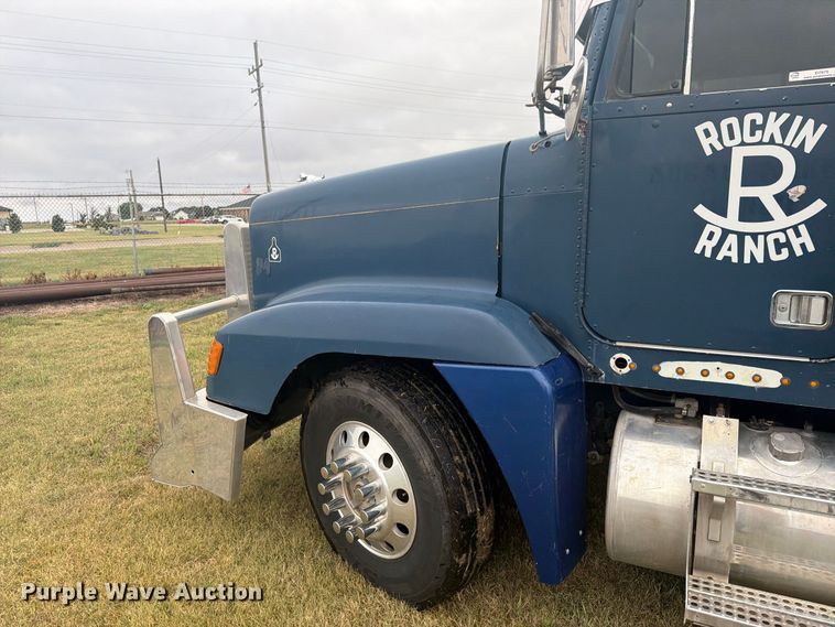 image for item EI7675 1994 Freightliner FLD semi truck