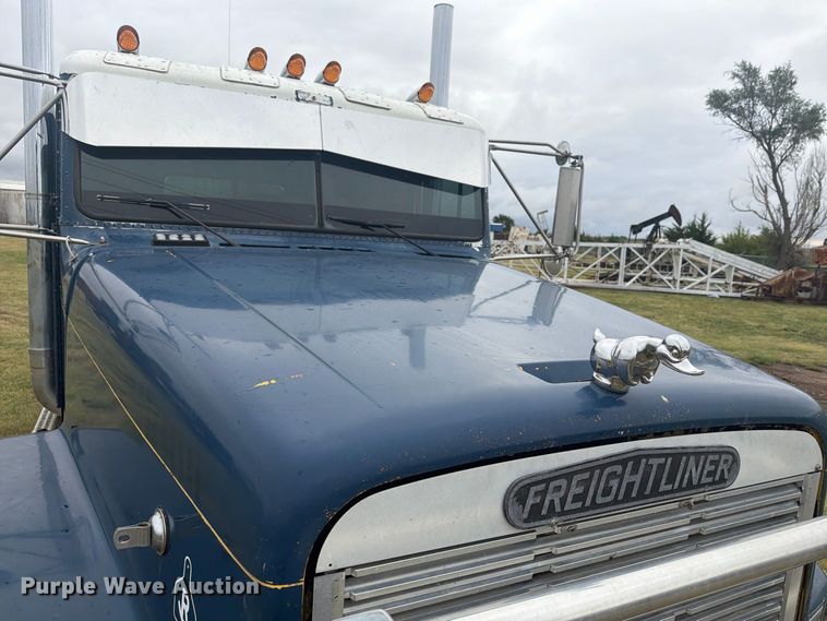 image for item EI7675 1994 Freightliner FLD semi truck