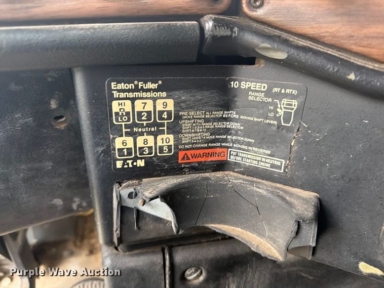 image for item EI7675 1994 Freightliner FLD semi truck
