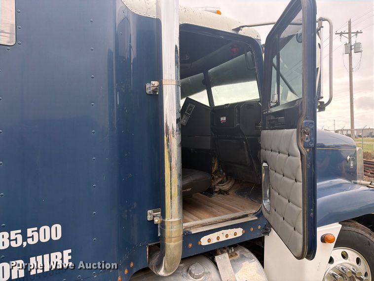 image for item EI7675 1994 Freightliner FLD semi truck