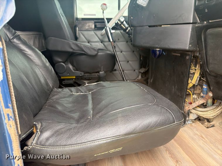 image for item EI7675 1994 Freightliner FLD semi truck