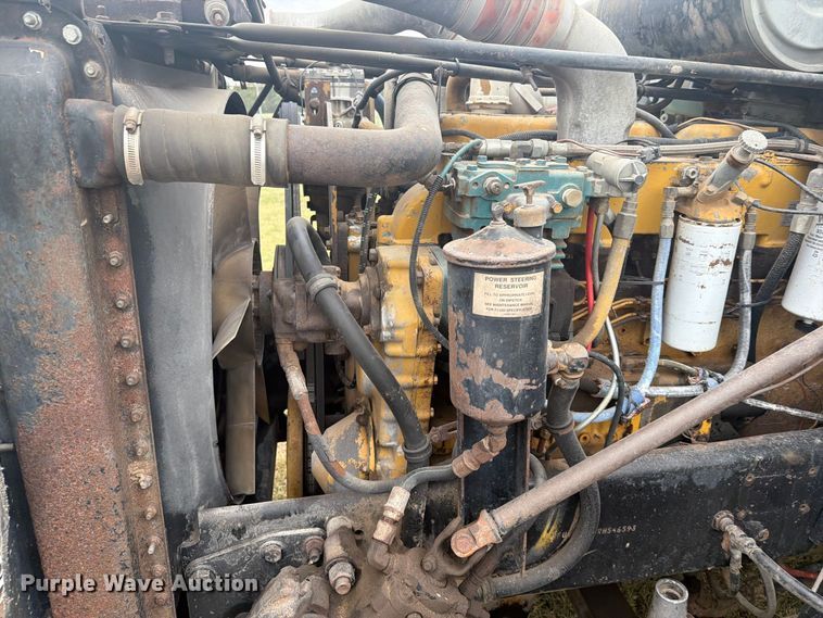 image for item EI7675 1994 Freightliner FLD semi truck