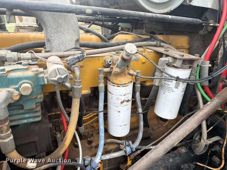 image for item EI7675 1994 Freightliner FLD semi truck