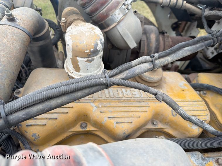 image for item EI7675 1994 Freightliner FLD semi truck