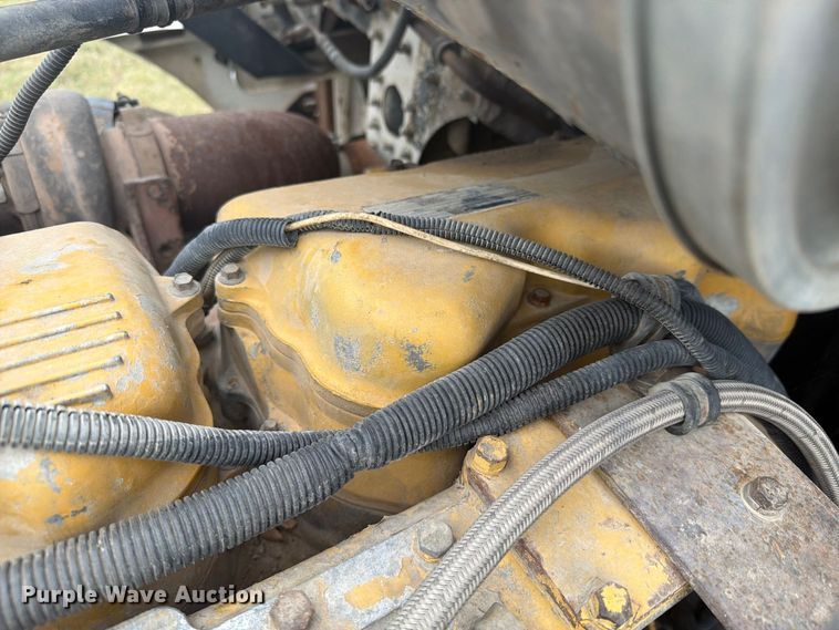 image for item EI7675 1994 Freightliner FLD semi truck