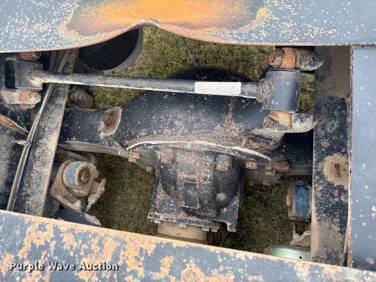 image for item EI7675 1994 Freightliner FLD semi truck