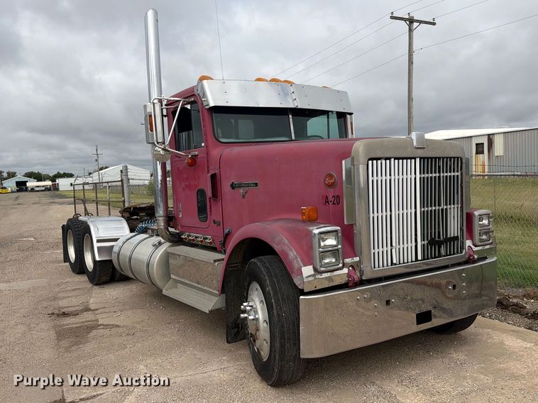 image for item EI7681 1987 International F9370 semi truck