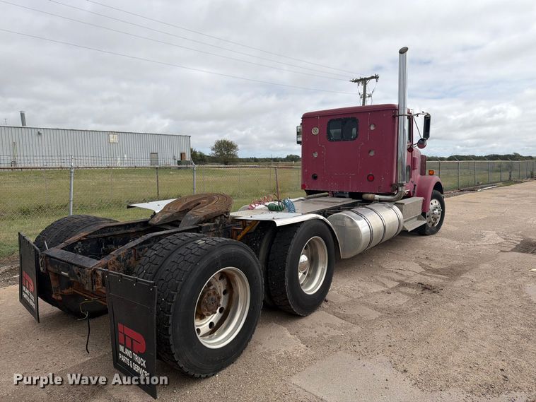 image for item EI7681 1987 International F9370 semi truck