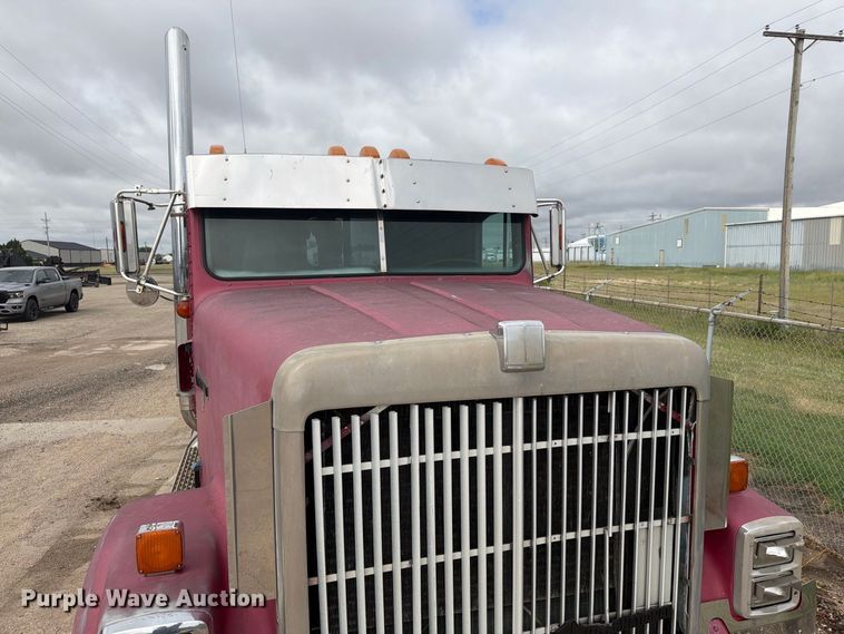 image for item EI7681 1987 International F9370 semi truck