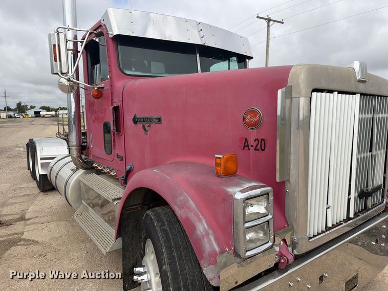 image for item EI7681 1987 International F9370 semi truck