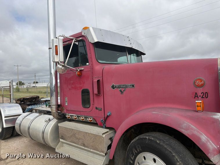 image for item EI7681 1987 International F9370 semi truck