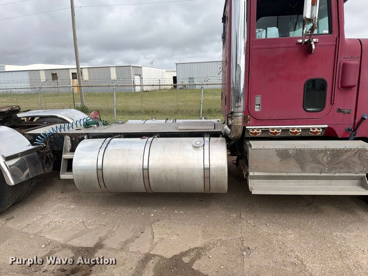 image for item EI7681 1987 International F9370 semi truck