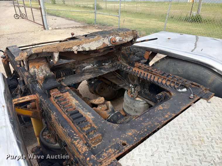 image for item EI7681 1987 International F9370 semi truck