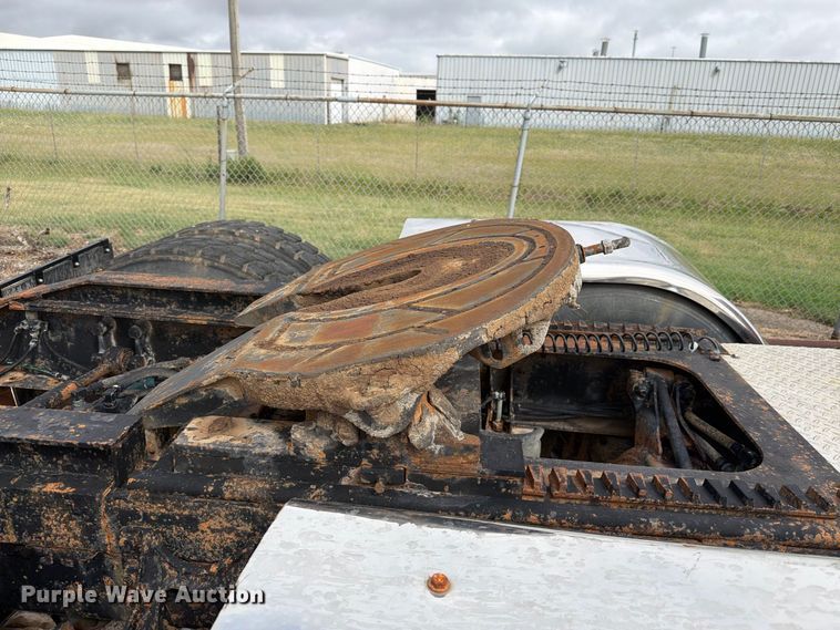 image for item EI7681 1987 International F9370 semi truck
