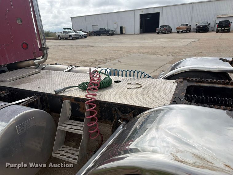 image for item EI7681 1987 International F9370 semi truck