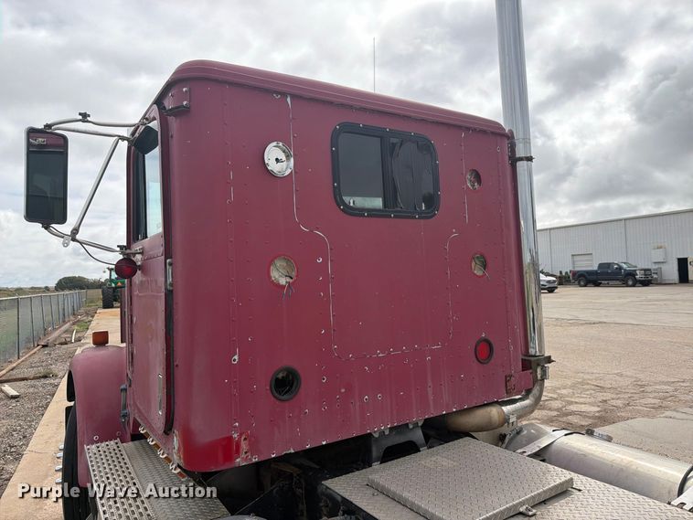 image for item EI7681 1987 International F9370 semi truck