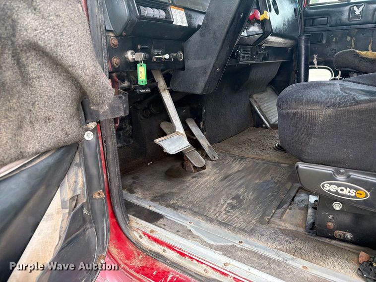 image for item EI7681 1987 International F9370 semi truck
