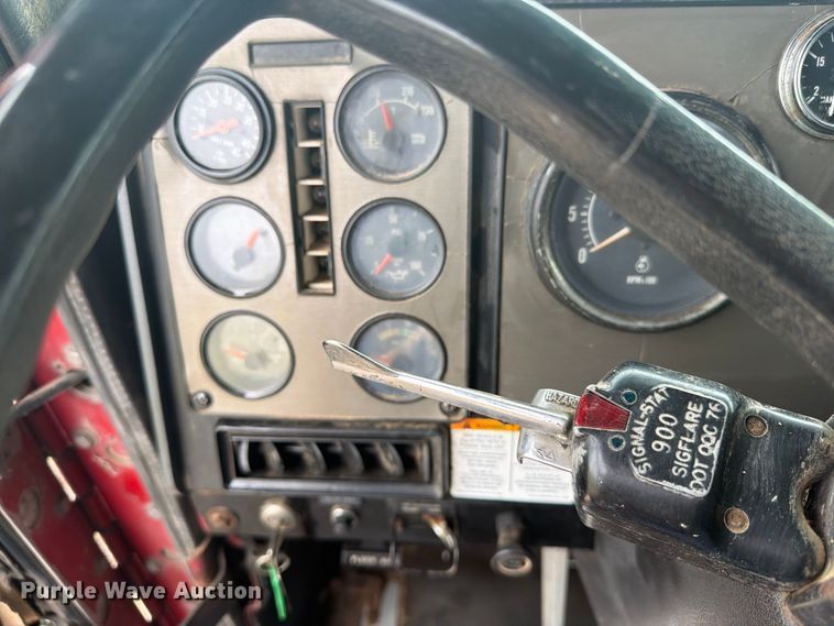 image for item EI7681 1987 International F9370 semi truck