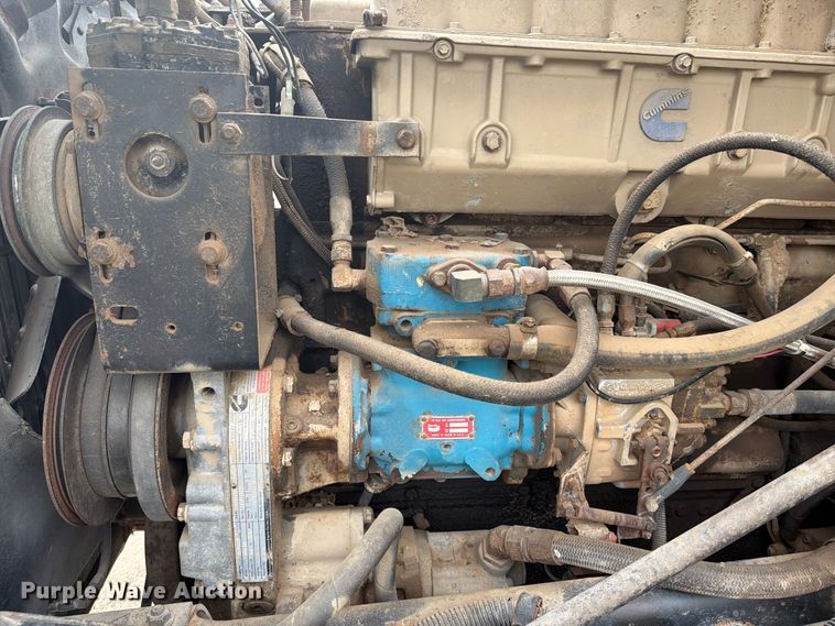 image for item EI7681 1987 International F9370 semi truck