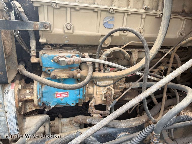 image for item EI7681 1987 International F9370 semi truck