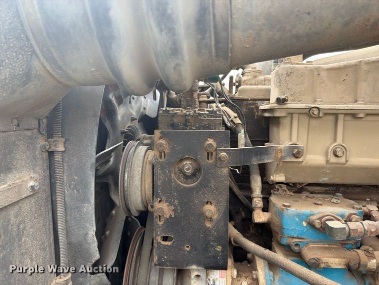 image for item EI7681 1987 International F9370 semi truck