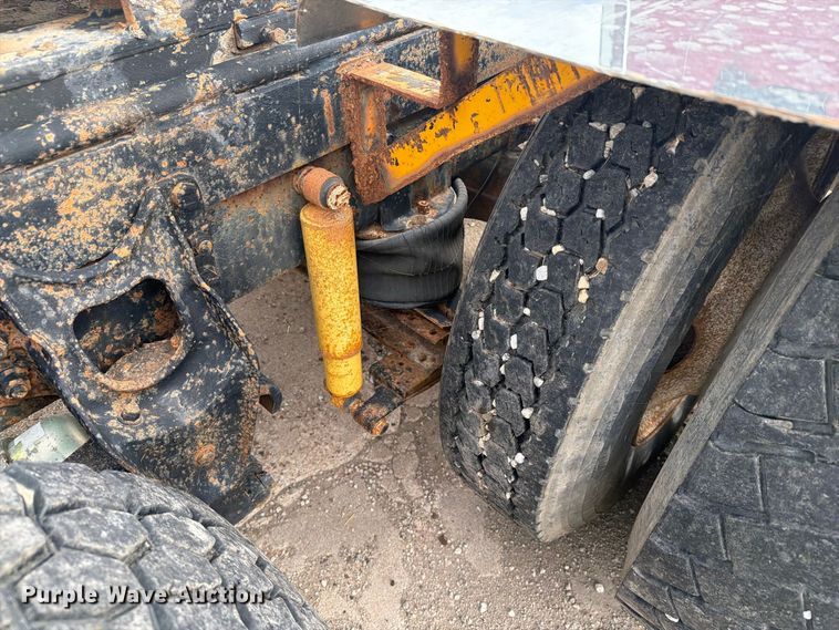 image for item EI7681 1987 International F9370 semi truck