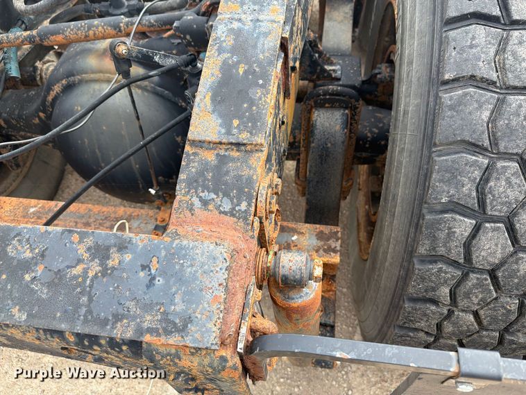 image for item EI7681 1987 International F9370 semi truck