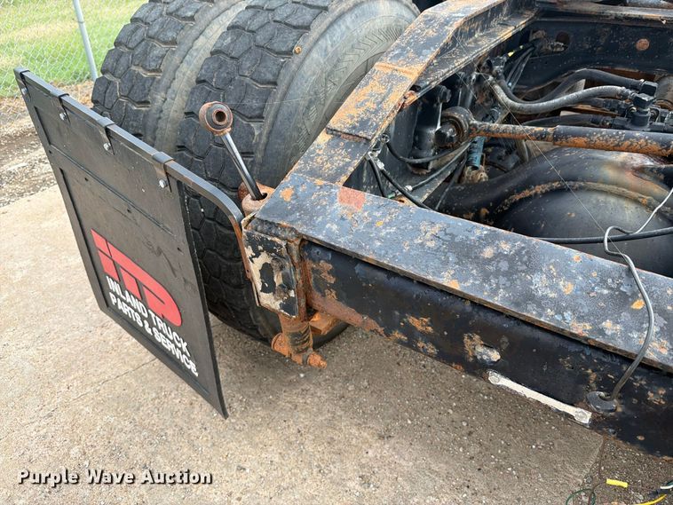 image for item EI7681 1987 International F9370 semi truck