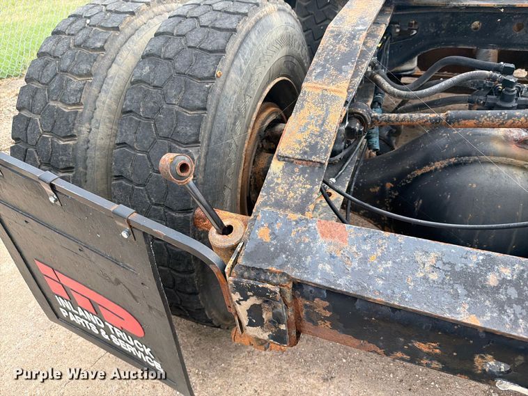 image for item EI7681 1987 International F9370 semi truck