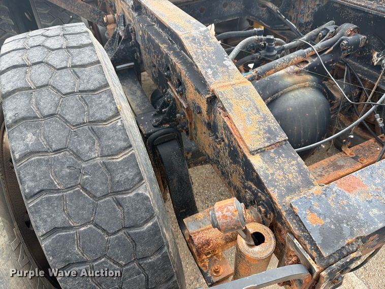 image for item EI7681 1987 International F9370 semi truck