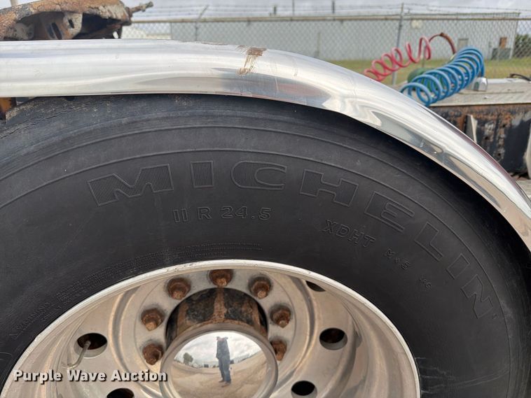 image for item EI7681 1987 International F9370 semi truck