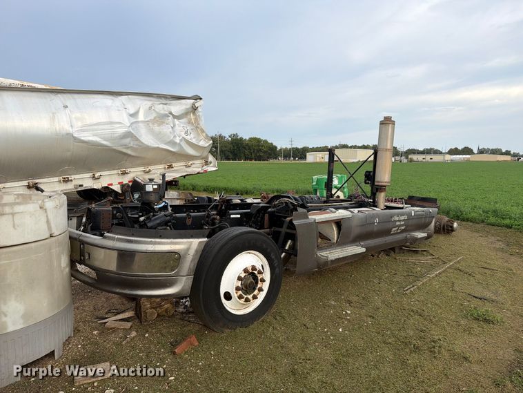 2001 Sterling ST9500 truck chassis