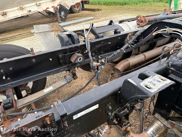 image for item EI7743 2001 Sterling ST9500 truck chassis