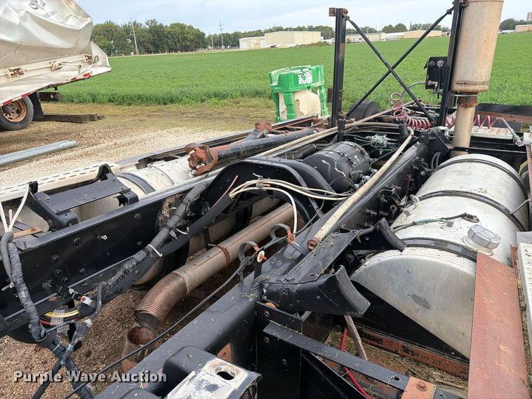 image for item EI7743 2001 Sterling ST9500 truck chassis